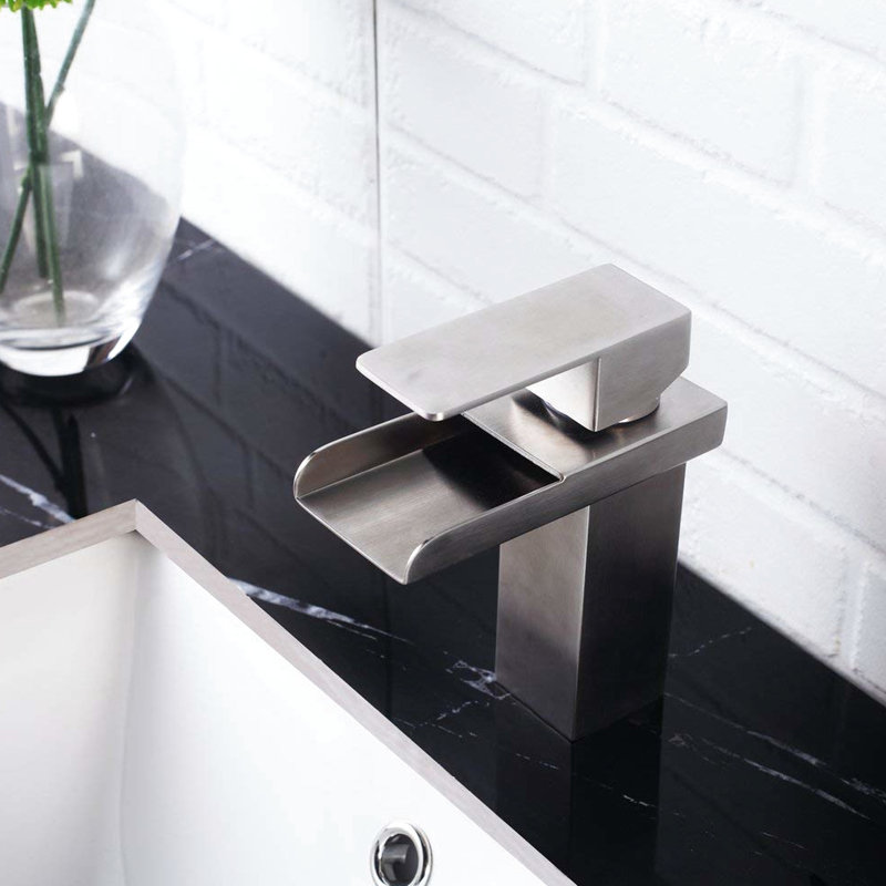 Robinet de salle de bain élégant - poignée simple, trou, conception en nickel brossé avec fonctionnalité supérieure