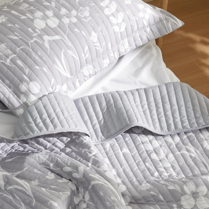 Quilt Set  - Reversible Mint Botanical Quilt Bedding Sets,85gsm, Frost Gray Floral, Queen Quilt + 2 Standard Shams