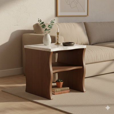 Table de bout moderne 17,72 pouces "Whisper Of Waves" avec tablette de rangement. Comprend un plateau de table en faux marbre et une base en placage de bois massif. Peut être utilisé comme table de chevet ou comme table d'appoint pour le salon ou un appartement, en brun noyer.