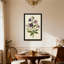 Arrangement floral de plantes et de fleurs avec des fleurs mauves et blanches-471750987-471750988-471750991