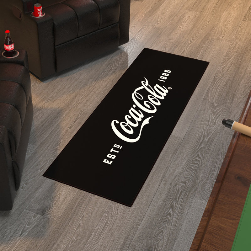 Tapis noir antidérapant avec logo Coca-Cola Coke Cave Kitchen, Tapis de couloir 1 pi 8 po x 4 pi 11 po