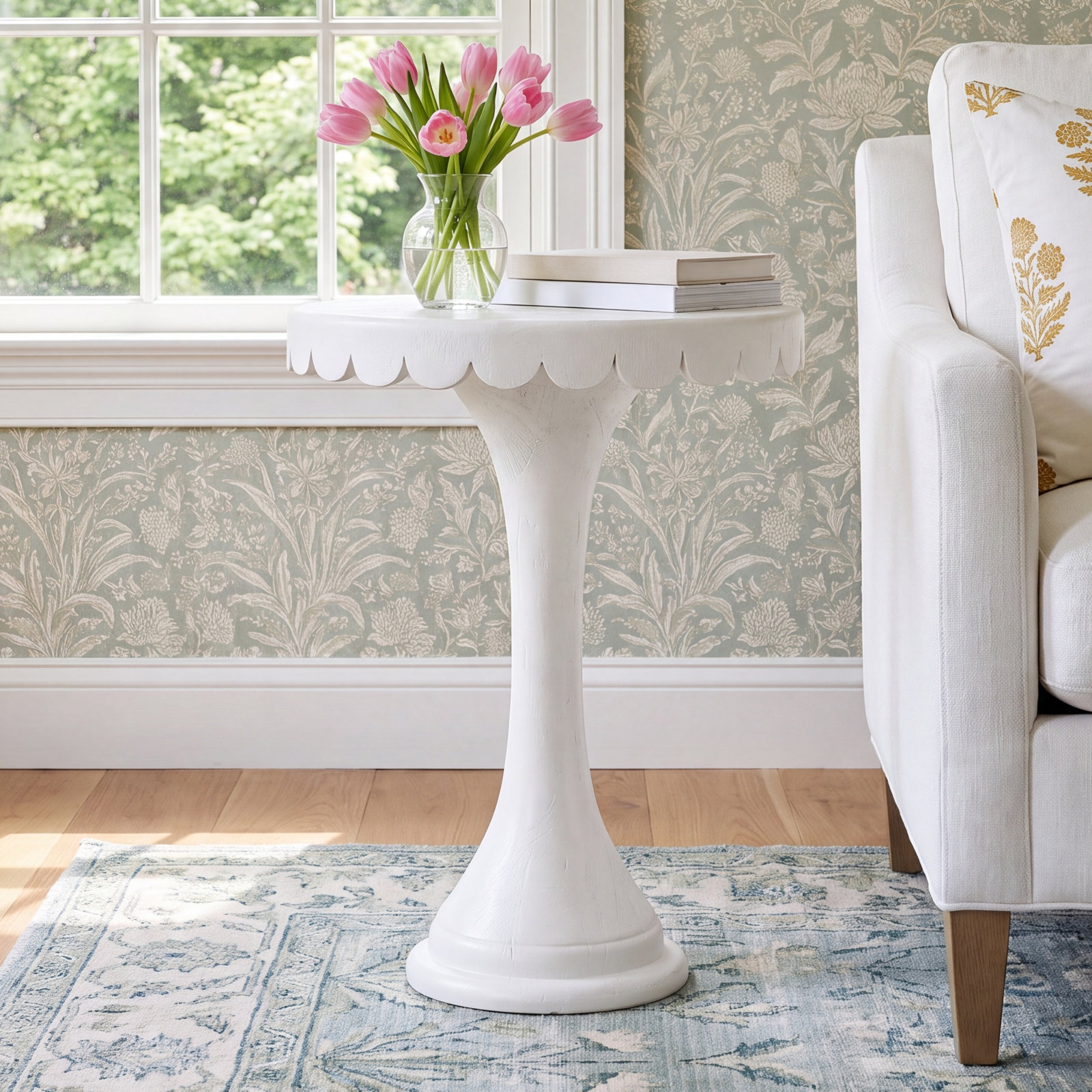 Linda Scalloped Round Drink Table, White