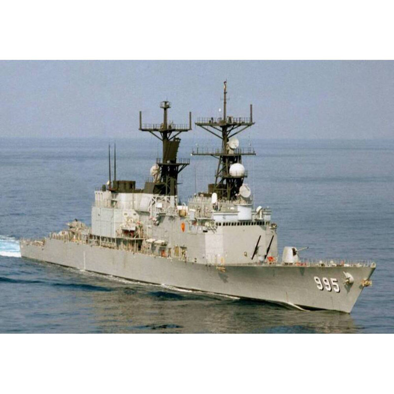 Destroyer moyen Kidd-class, H 10 po x l 30 po x P 5 po