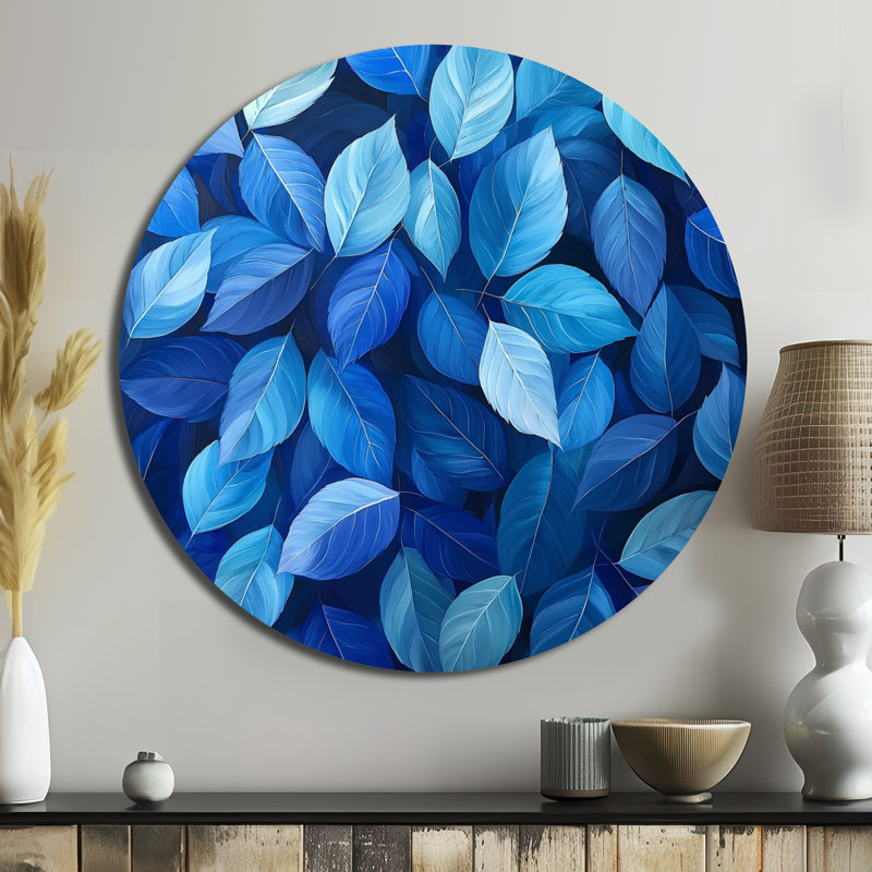 Feuilles de cobalt dans la lune Collage de lumière II - art mural rond en métal pour salon, 29" H x 29" W