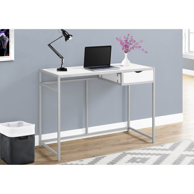 Bureau d'ordinateur moderne pour bureau - 42 po l, stratifié blanc, métal noir avec espace de rangement 42 po l métal, style