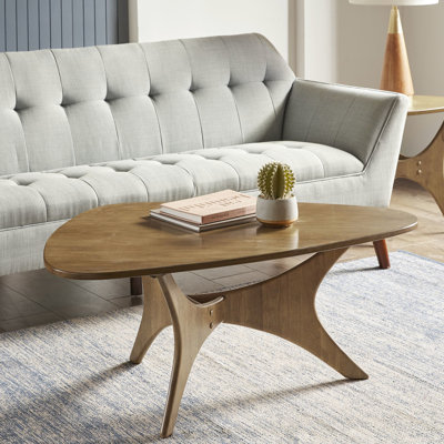 Table triangulaire en bois avec fonction pratique - plateau, pieds en contreplaqué, fabrication de café naturel et contreplaqué, look
