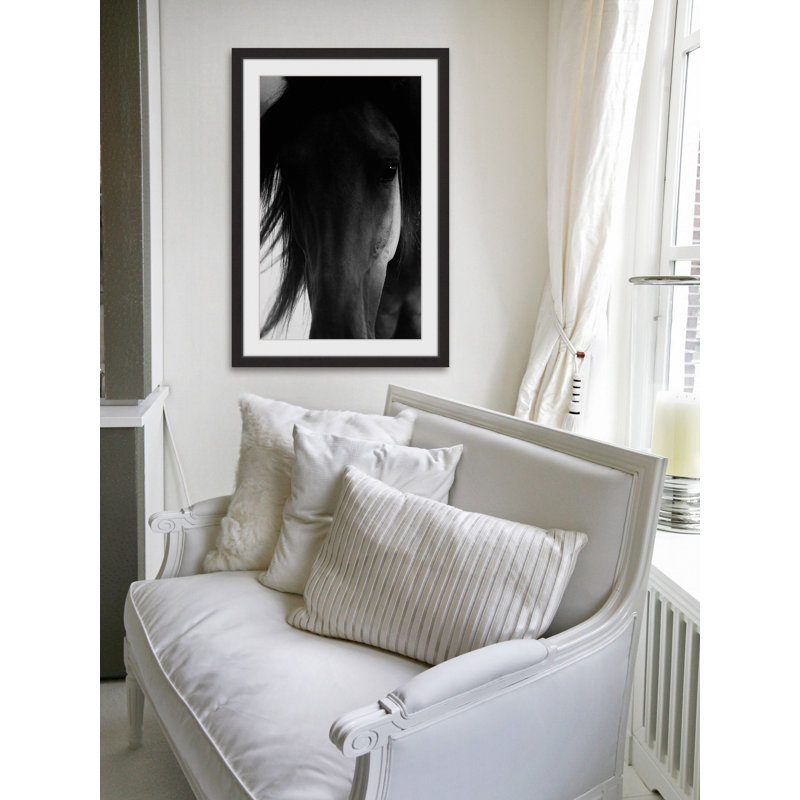 «Shadow Horse» par Melanie Snowhite - impression encadrée sur papier, H 45 po x l 30 po x P 1,5 po