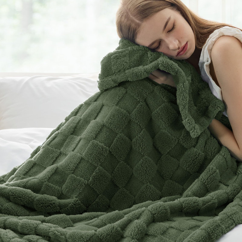 Couverture polaire à carreaux Bedsure, décoration mignonne pour la maison, 127 cm × 152 cm, Jeté, Bronze / vert