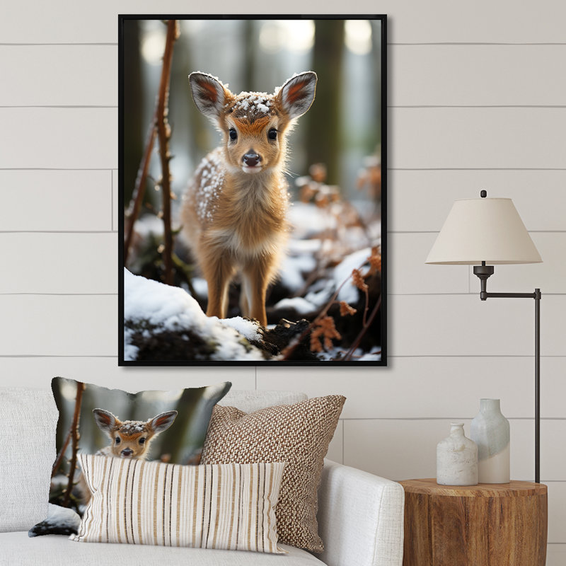 Mignon bébé, portrait de cerf en hiver - art mural animal cerf, Cadre flottant noir, H 40 po x l 30 po