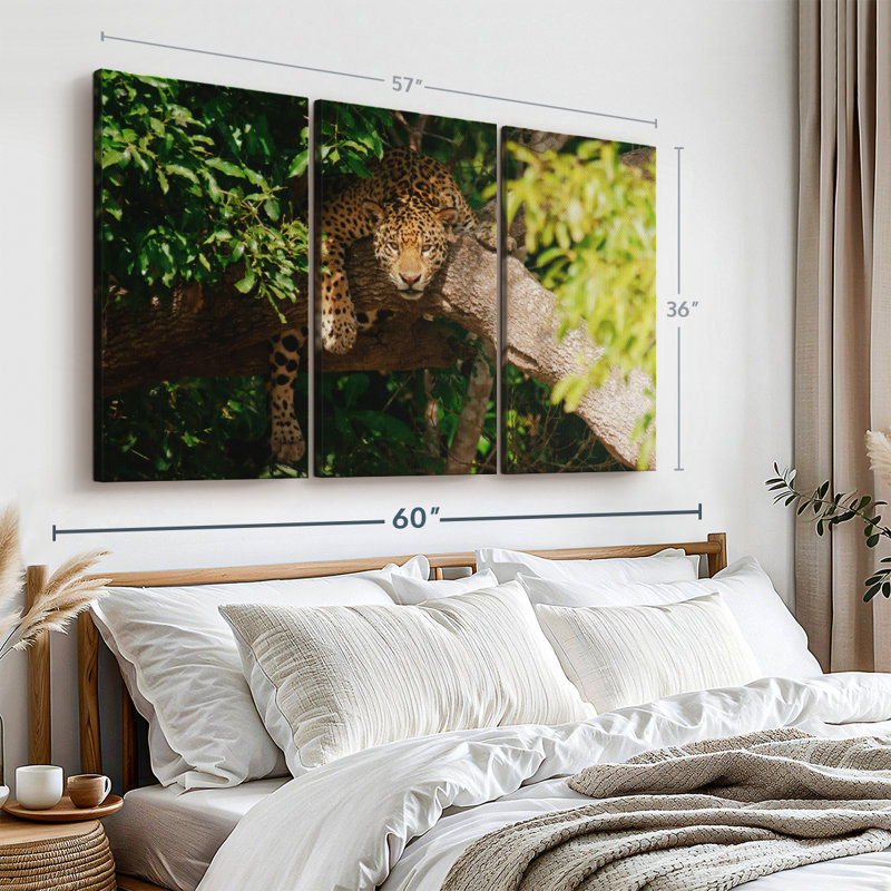 «Cozy Tree Jaguar» sur, H 36 po x l 57 po x P 1,25 po