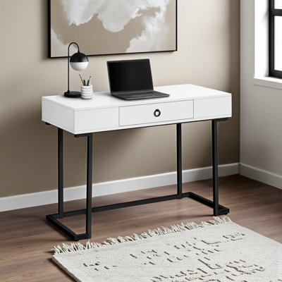 Bureau d'ordinateur à 1 tiroir à finition blanche avec pieds en métal Pembrely, H 29,84 po x l 41,54 po x P 19,53 po