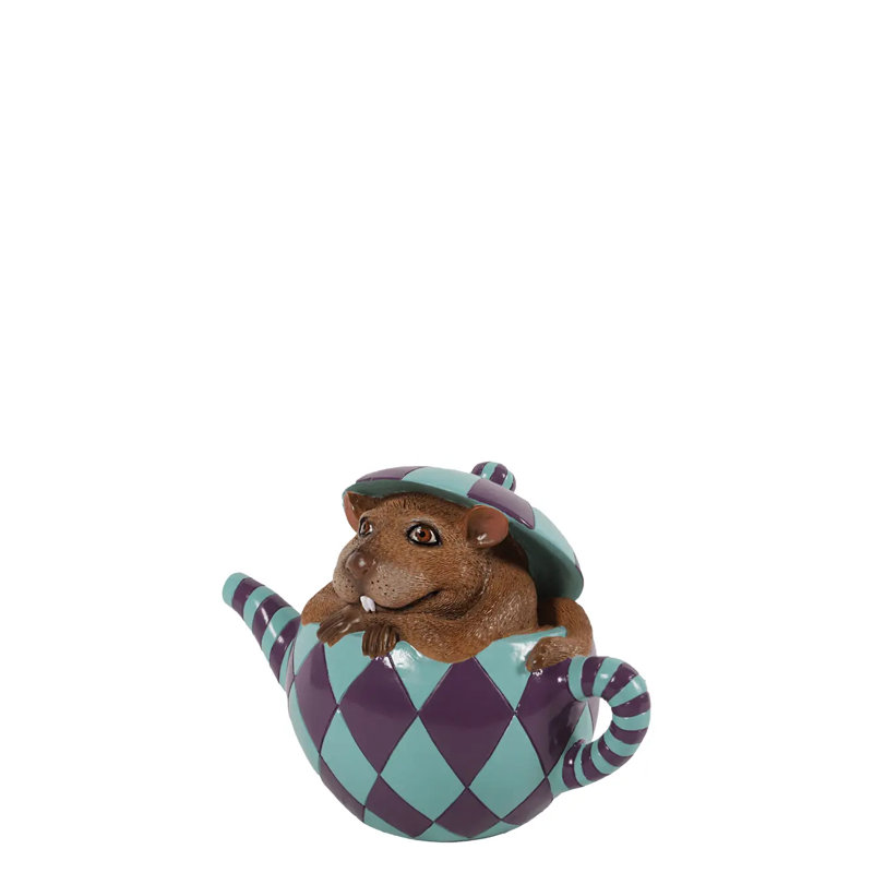 Souris dans une tasse à thé grandeur nature
