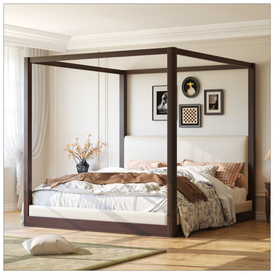 Lit à baldaquin en bois très grand avec tête de lit tapissier et base à lattes robuste, parfait pour les chambres à coucher modernes et contemporaines.