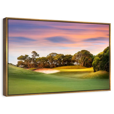 Terrain de golf, coucher de soleil