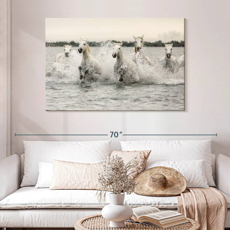 Brampt, chevaux blancs de Camargue qui courent sur la plage III, H 32 po x l 48 po