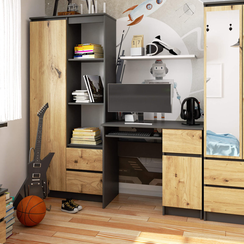 Soukaina Desk