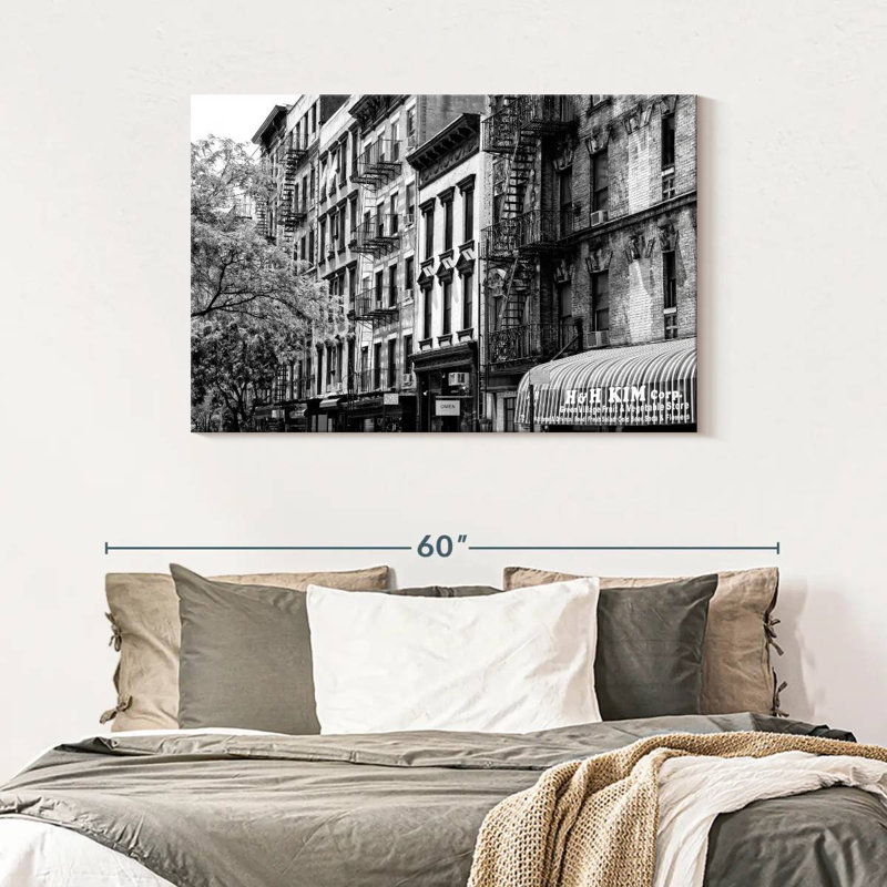 Lilie NYC, façades de bâtiments II, H 30 po x l 45 po