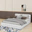 Grand lit plateforme tapissier-430992533
