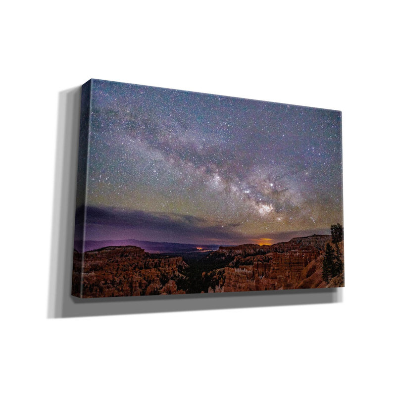Sur toile, H 40 po x l 60 po x P 1,5 po