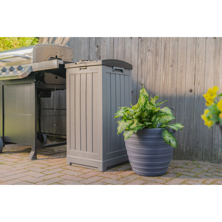 Plastic 39 Gallon Trash Can