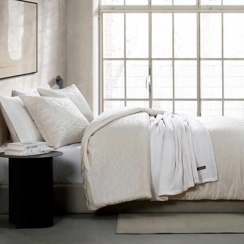 Ivory Queen Comforter Set with Abstract Stitching