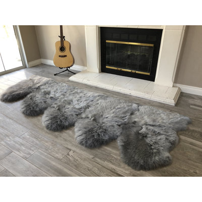 Tapis gris à poils longs fabriqué à la main Amaranta