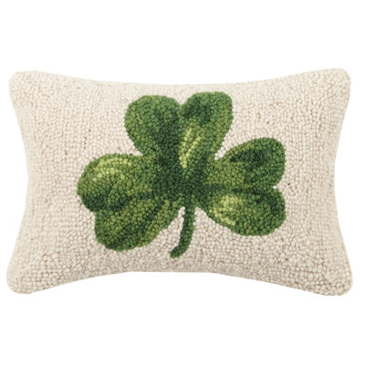 Coussin lombaire en laine trèfle crochet