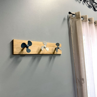 Porte-crochet mural en bois naturel côtier et hélice de bateau en métal coulé multicolore, 24 pouces de large