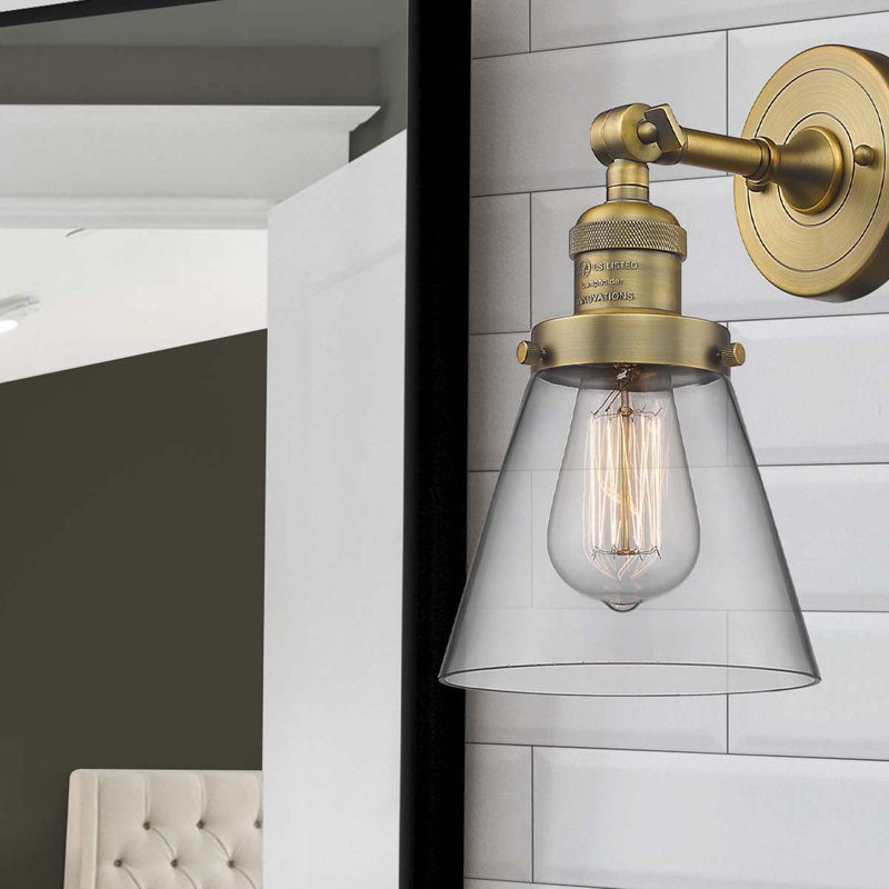 Applique murale 1 lumière Cone, Ampoule à DEL rétro de 6 watts, Clair, Laiton brossé