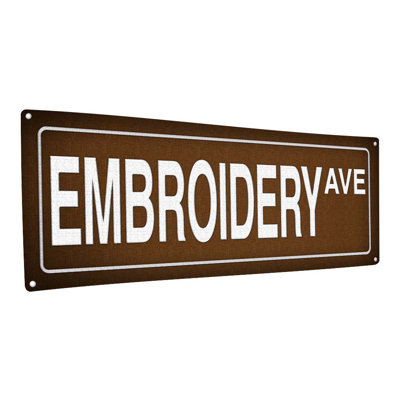 «Brown Emb broderie Ave» sur métal