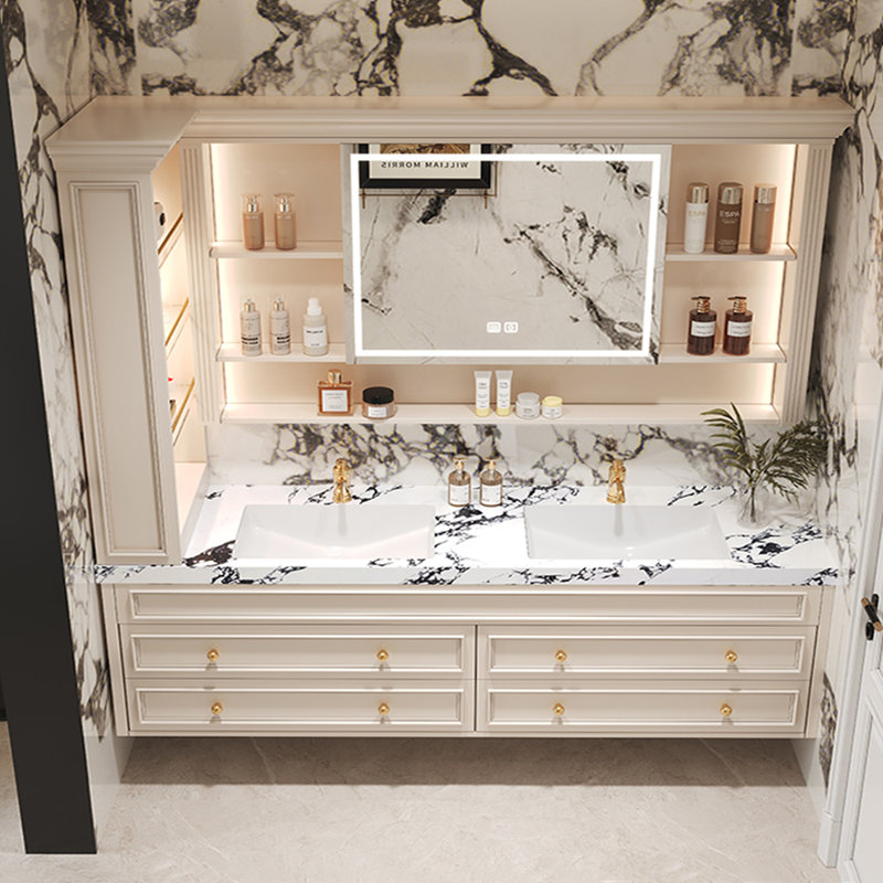 Eaker, Beige