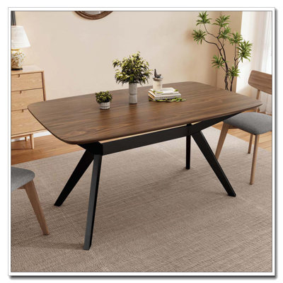 Table de salle à manger en bois