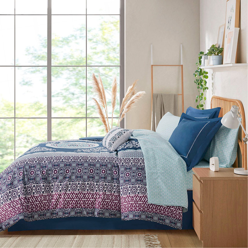 Ensemble d'édredon pour grand lit avec draps, Grand édredon et 8 pièces supplémentaires, Ikat bleu marine