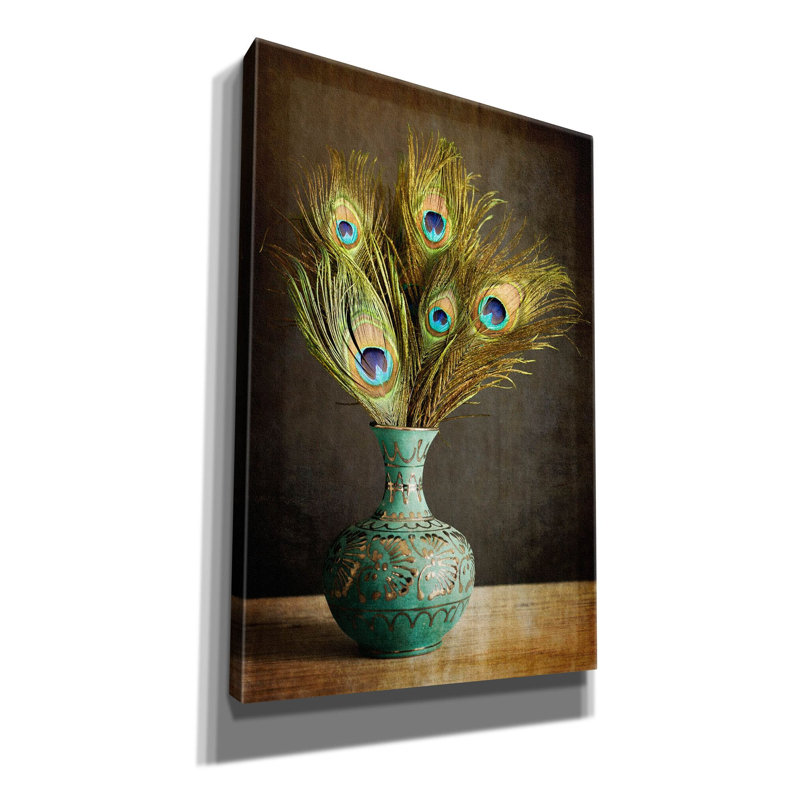 «Peacock Feathers In Blue Vase On Canvas» par Tom Quartermaine, reproduction, H 18 po x l 12 po x P 0,75 po