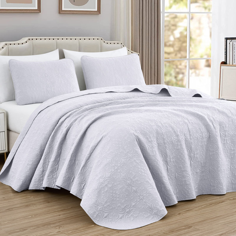 Luca 3-Piece Lightweight Microfiber Oversized Bedspread Set, Queen Coverlet/Bedspread + 2 Standard Shams, White