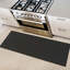 Tapis de couloir noir Emmy-163405121-218916787