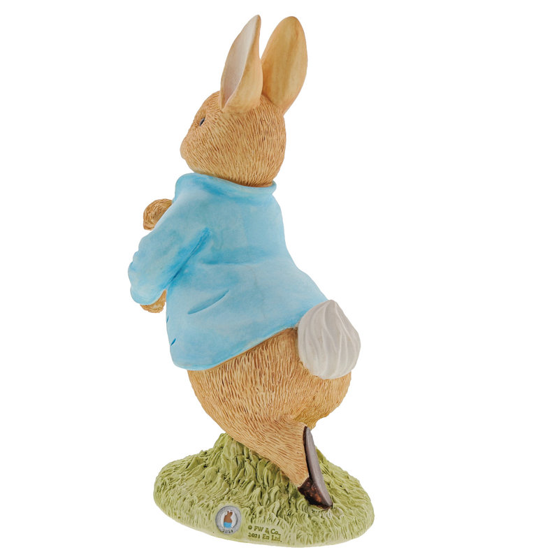Figurines & Sculptures