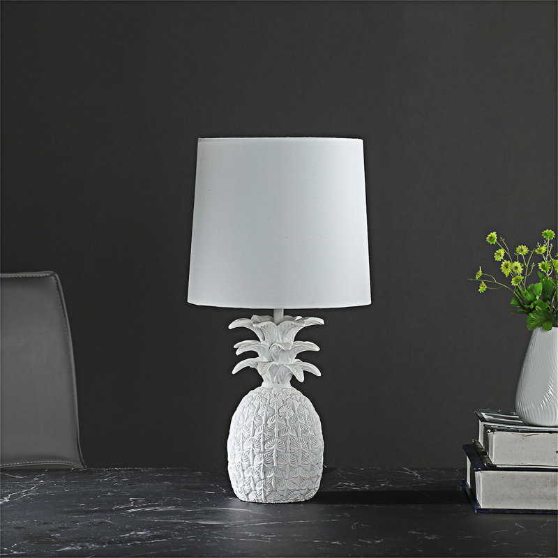 Lampe de table ananas tropical avec charme bord de mer et lumière diffuse douce