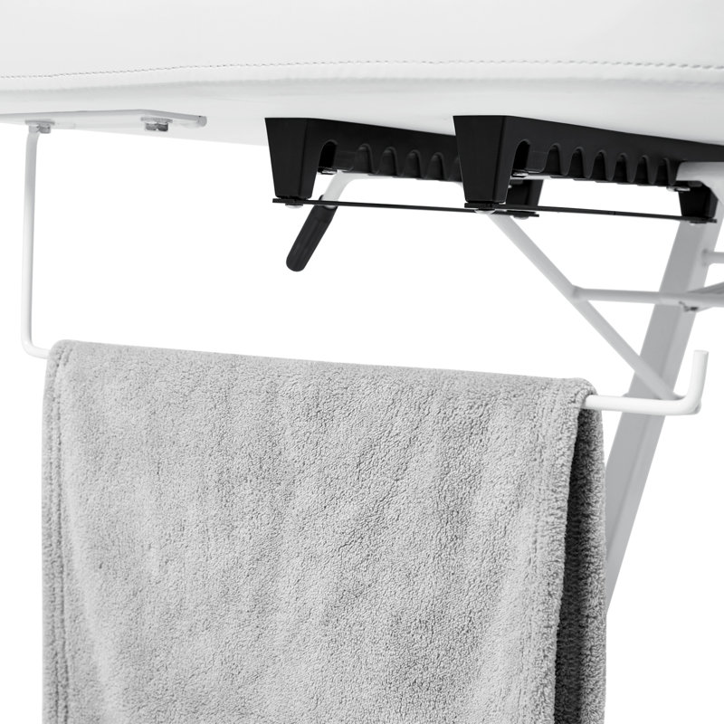 Fauteuil massant et repose-pieds inclus