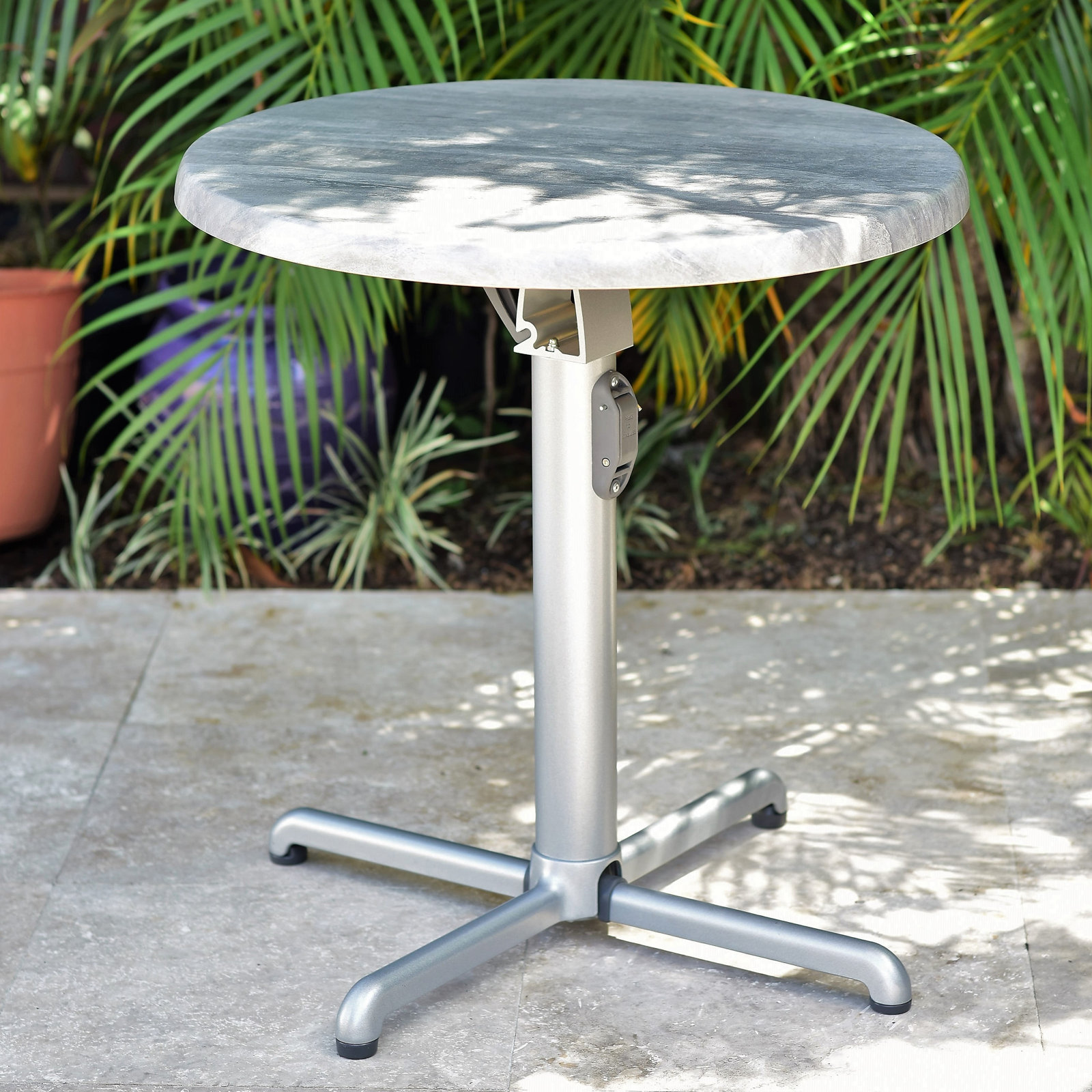 Akeda 28" Patio Bistro Set