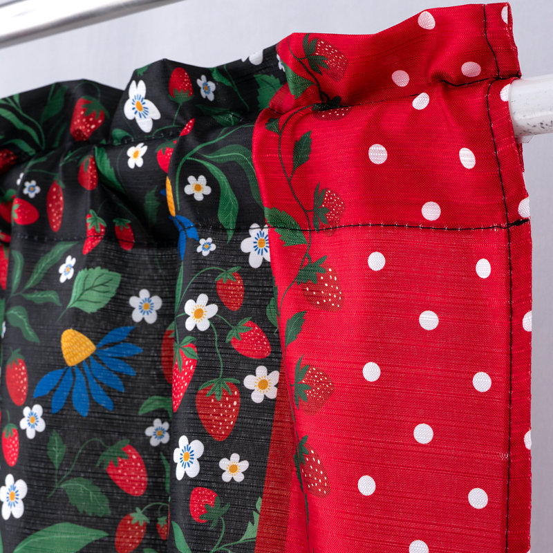 Strawberry Fields Cucina Kitchen Curtain Set