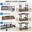 Table d'appoint en forme de C, réglable en hauteur (80 cm), avec roulettes et plateau inclinable.
