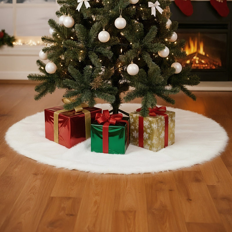 Manvel Faux Fur Tree Skirt, 2cm H x 122cm W x 122cm D