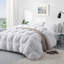 Édredon en duvet pour l'hiver-169389868
