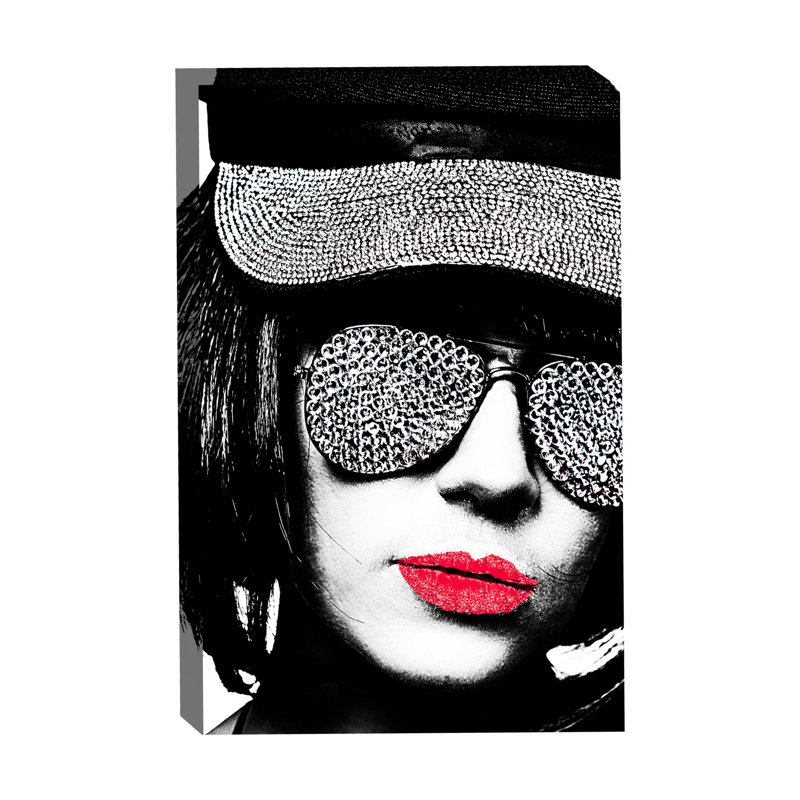 Mod Luxe Model 24x36