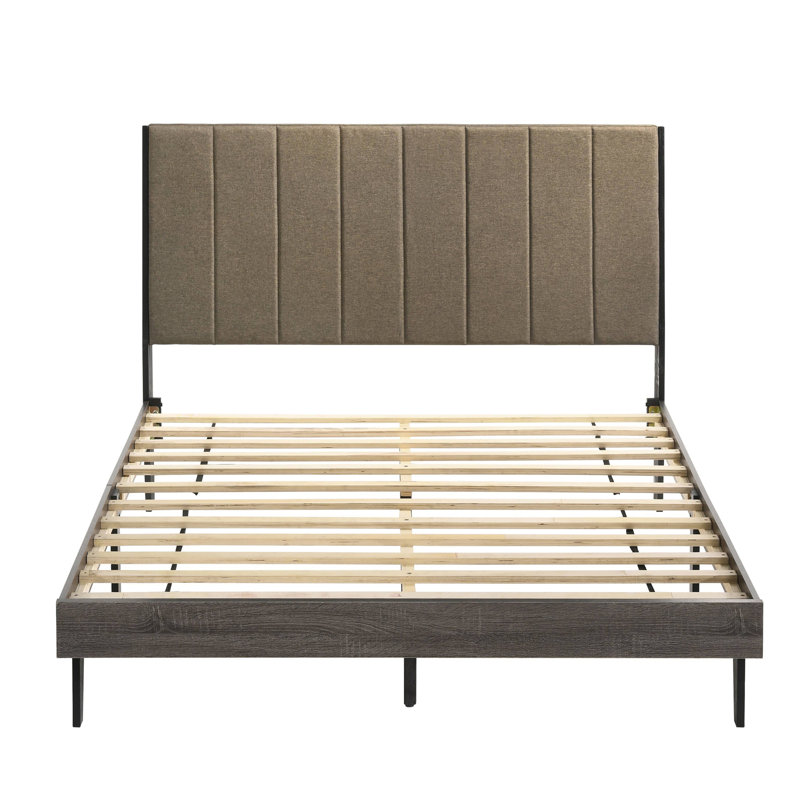 Grand lit tapissier gris et brun avec base de lit en bois massif