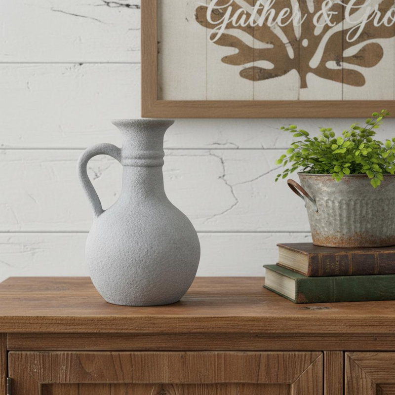 Fabiolas Table Vase