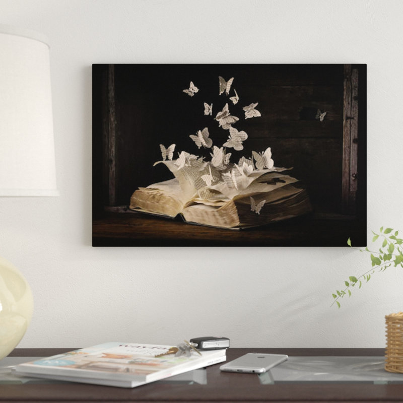 «Lepidopterology» par Heather Bonadio, estampe numérique sur toile tendue, H 18 po x l 26 po x P 1,5 po, Pas de tapis