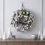 Couronne de Noël artificielle pré-éclairée 17,7 pouces avec pointes enneigées, fausses pommes de pin et lumières blanches chaudes