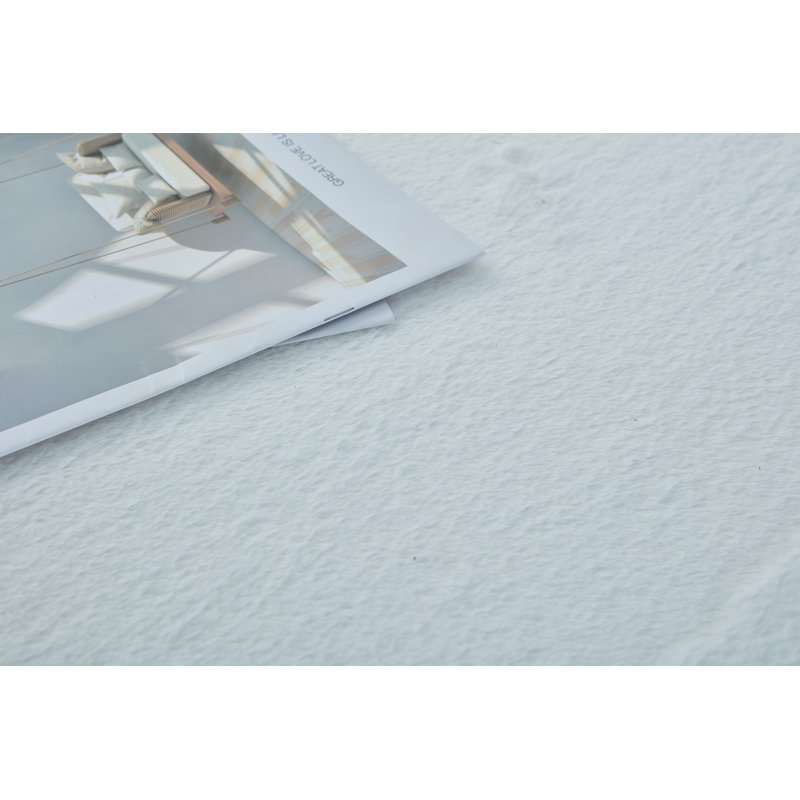 Tapis blanc, Rectangulaire 6 pi 7 po x 9 pi 10 po